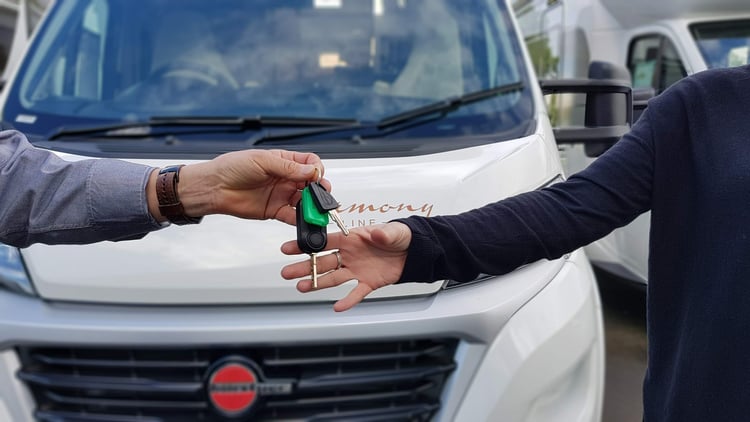 receiving-your-motorhome-keys-from-wilderness-2