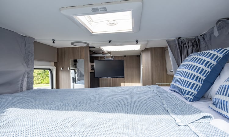 T457 32 drop down bed
