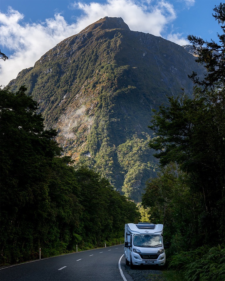 Milford Road  Fiordland no logo T135 (1)