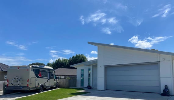 Motorhome parked driveway coromandel cropped 1500px