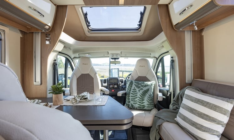 2022 Burstner Lyseo TD744