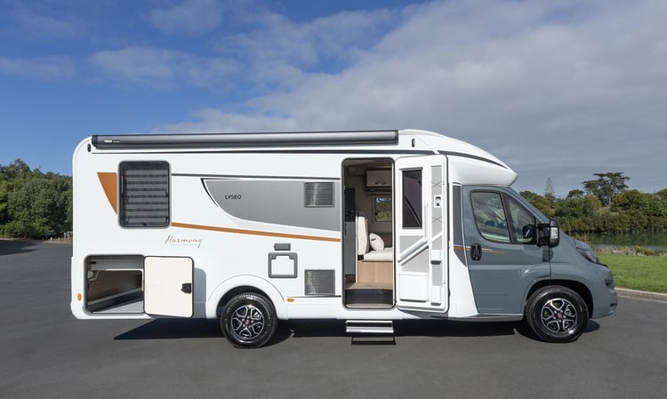 2025 Burstner TD744 exterior open