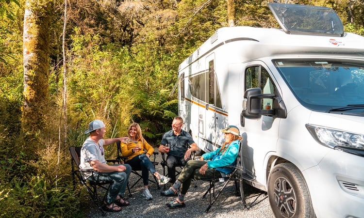 Milford Sound campsite Burstner with friends