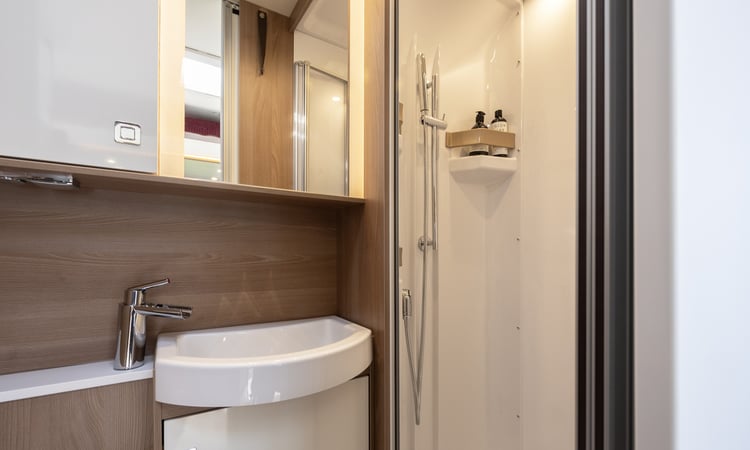 2025 Burstner TD594 - sink and shower