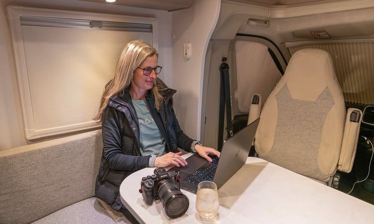 camper-meghan-laptop