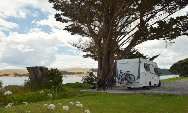 Omapere Nov 2025 Motorhome with Bike Rack