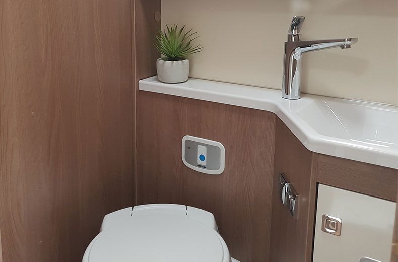 Wilderness 2020 Ixeo I744 motorhome interior bathroom and sink