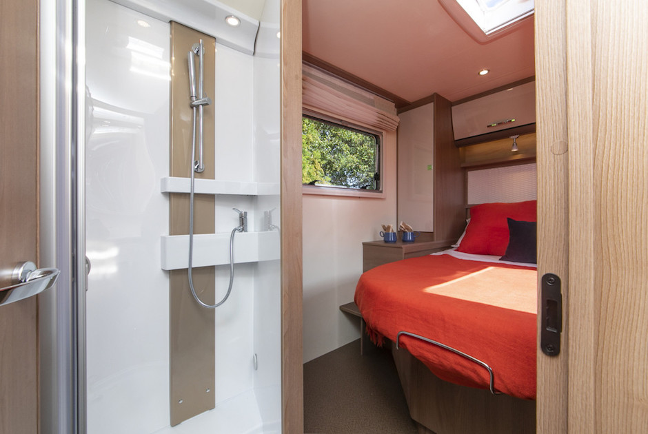 Wilderness 2019 Lyseo IT736 motorhome interior shower and bed