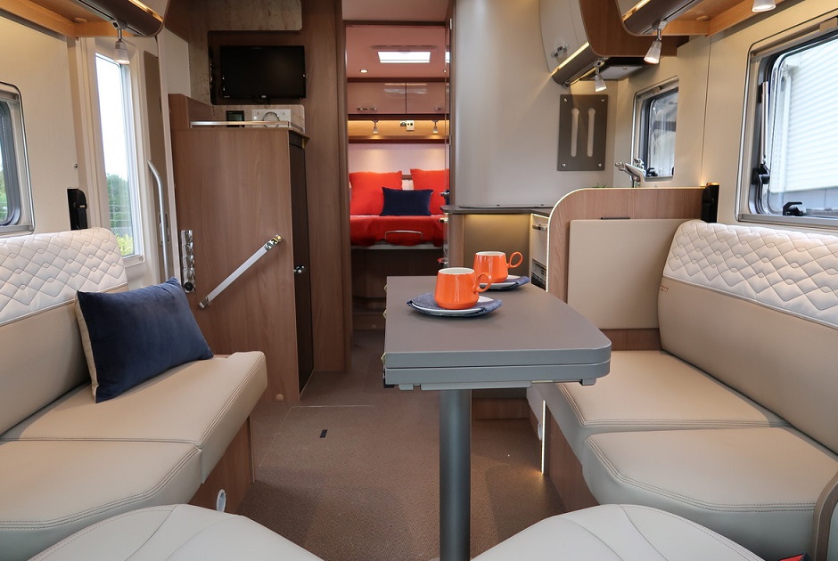 Wilderness 2019 Lyseo IT736 motorhome interior living area