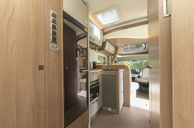Wilderness 2020 Lyseo IT744 motorhome interior kitchen