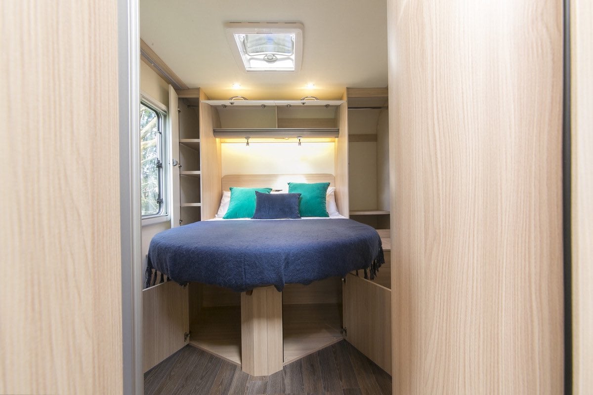 Wilderness 2019 Lyseo T700 motorhome interior bed