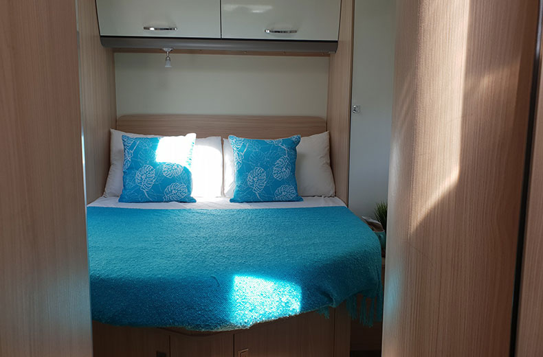 Wilderness 2017 Lyseo IT700 motorhome interior bed