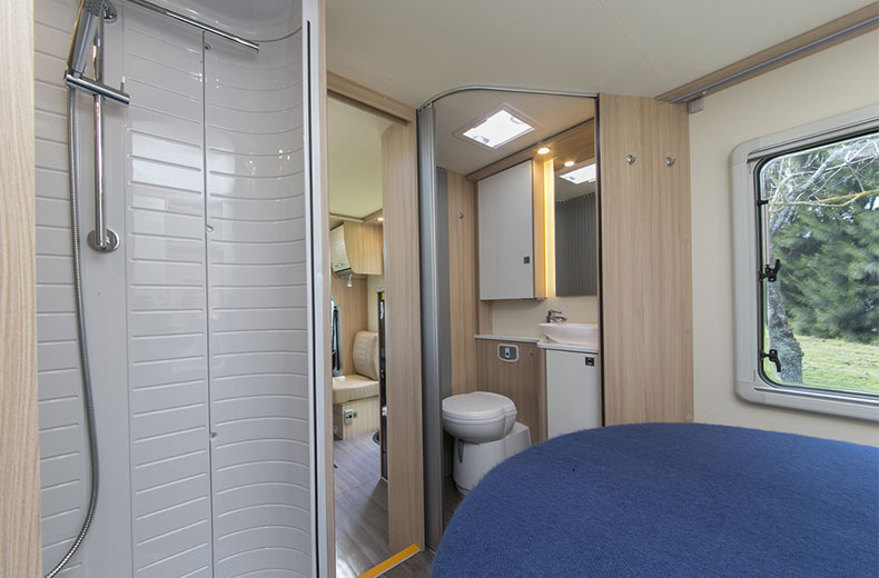 Wilderness 2017 Lyseo T700 motorhome interior bathroom and bed