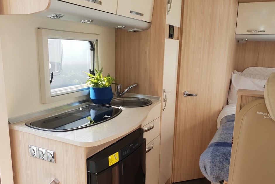 Wilderness 2017 Nexxo Time T569 interior kitchen