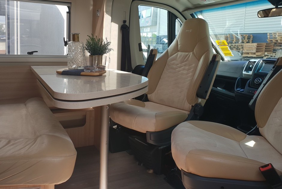 Wilderness 2017 Nexxo Time T569 interior living area