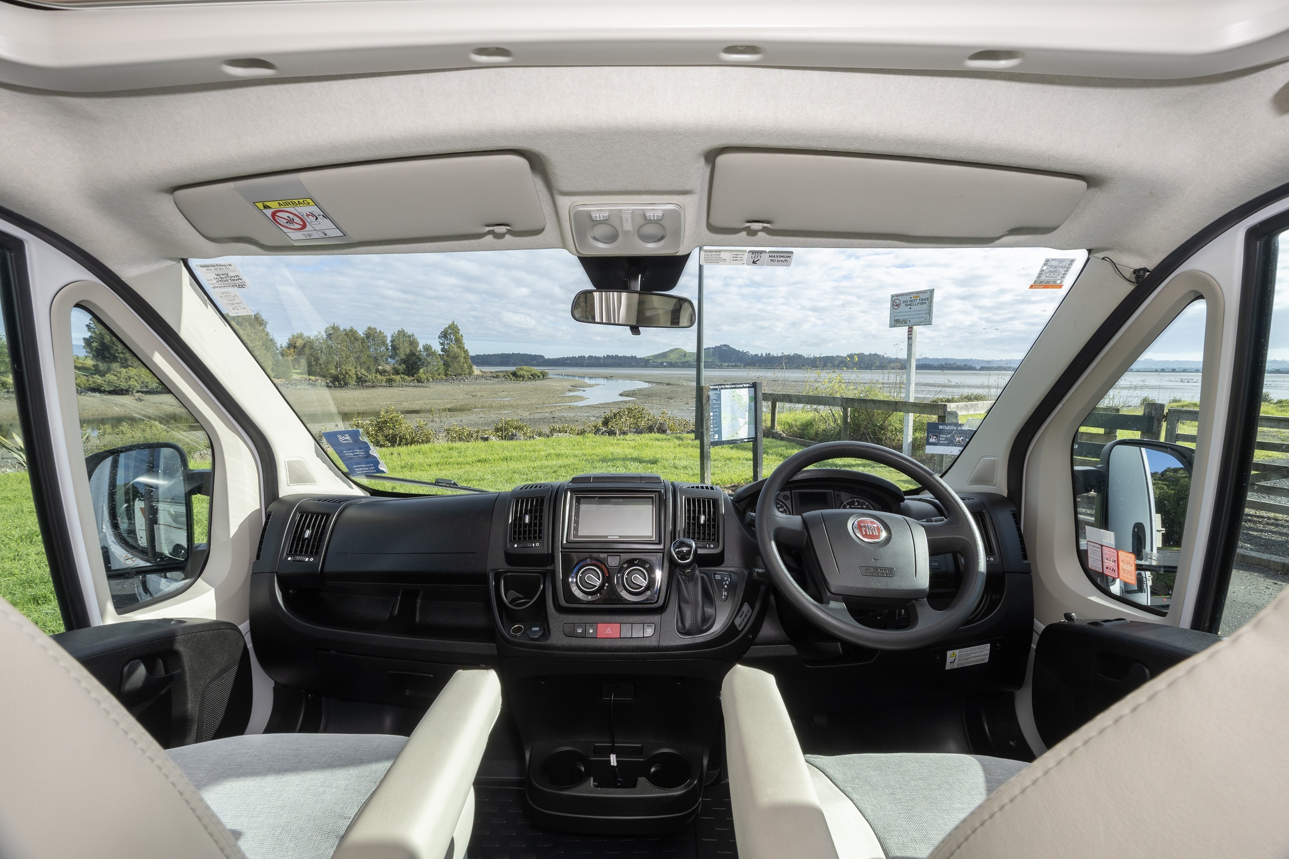 Carado V337 interior cab