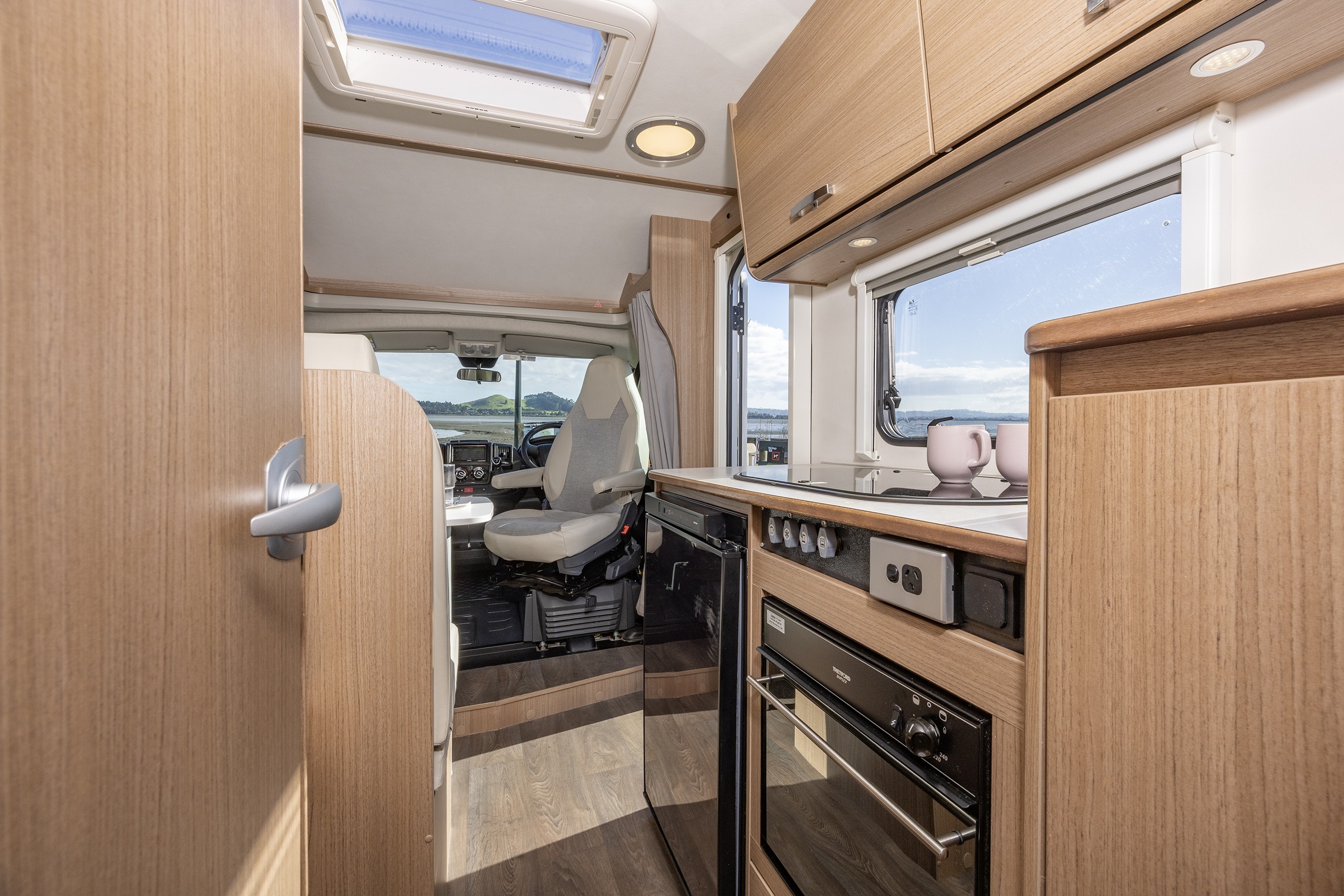 Carado V337 interior kitchen