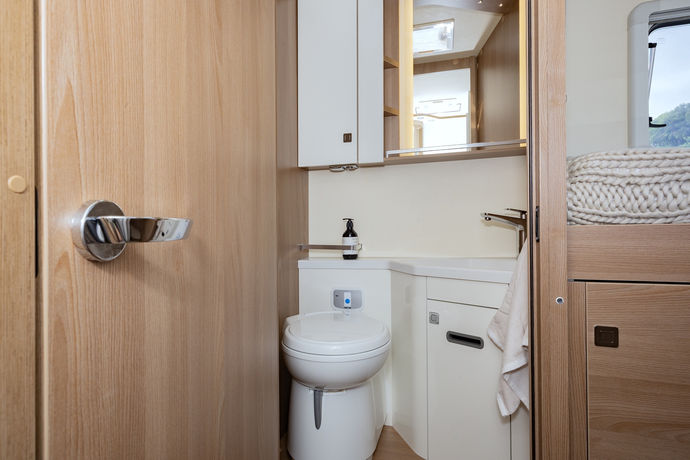 Wilderness 2025 Lyseo TD727 motorhome interior bathroom