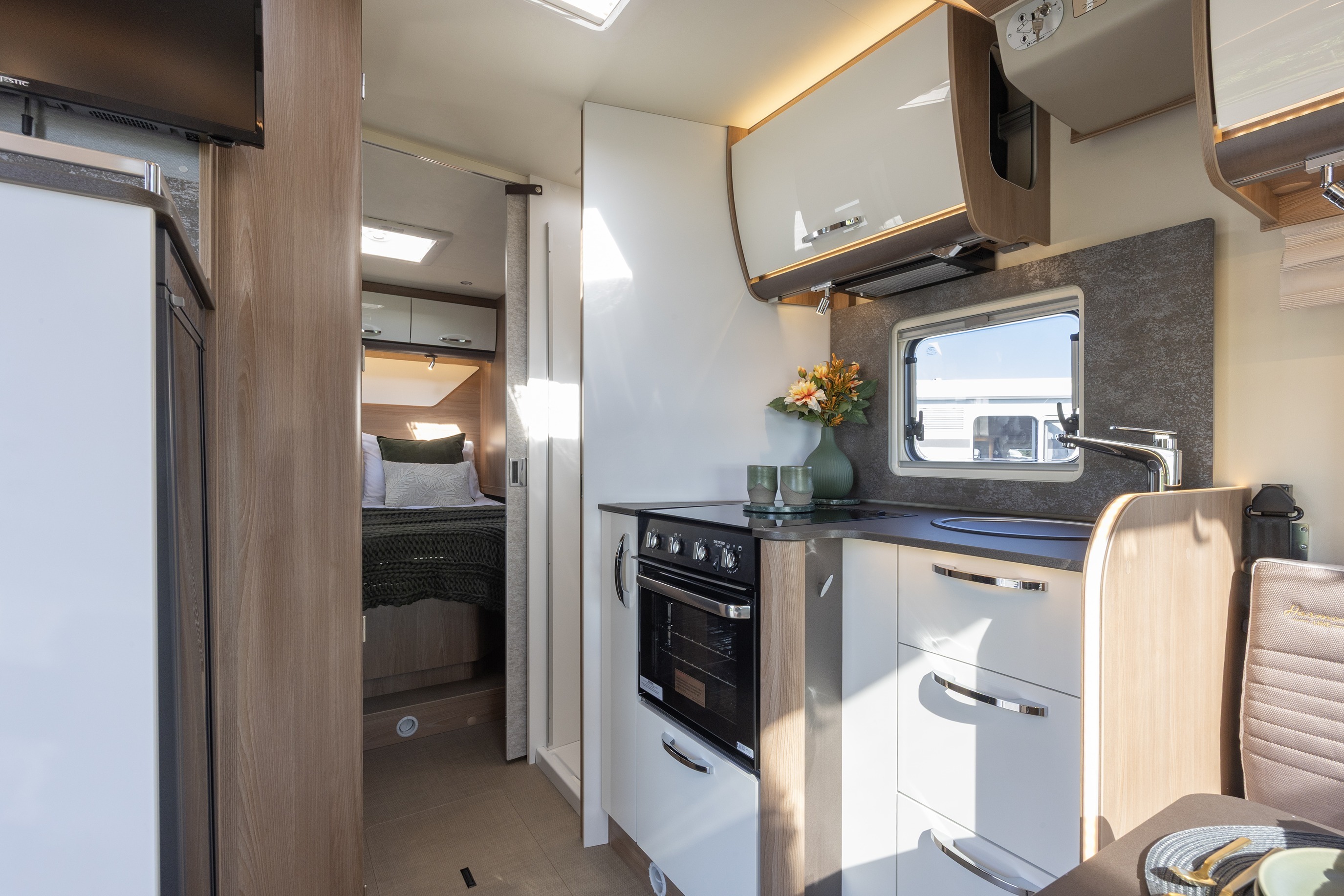 2025 Burstner TD736 - Kitchen