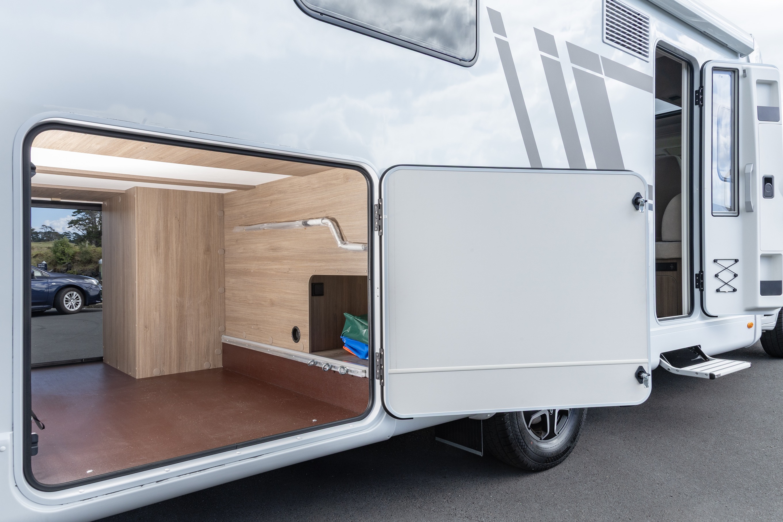 Wilderness 2025 Carado T459 garage