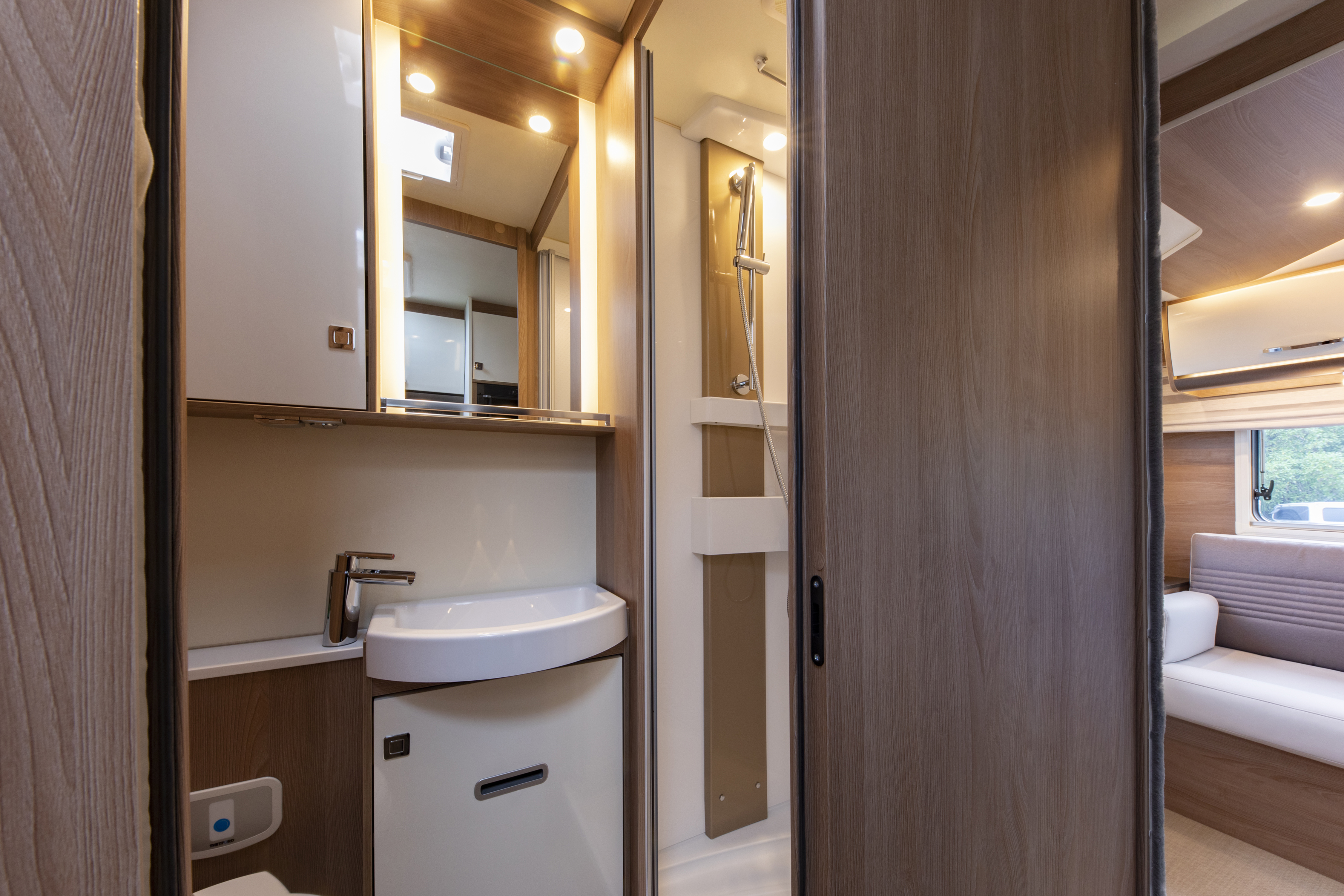 Wilderness 2022 Lyseo TD744 motorhome interior bathroom