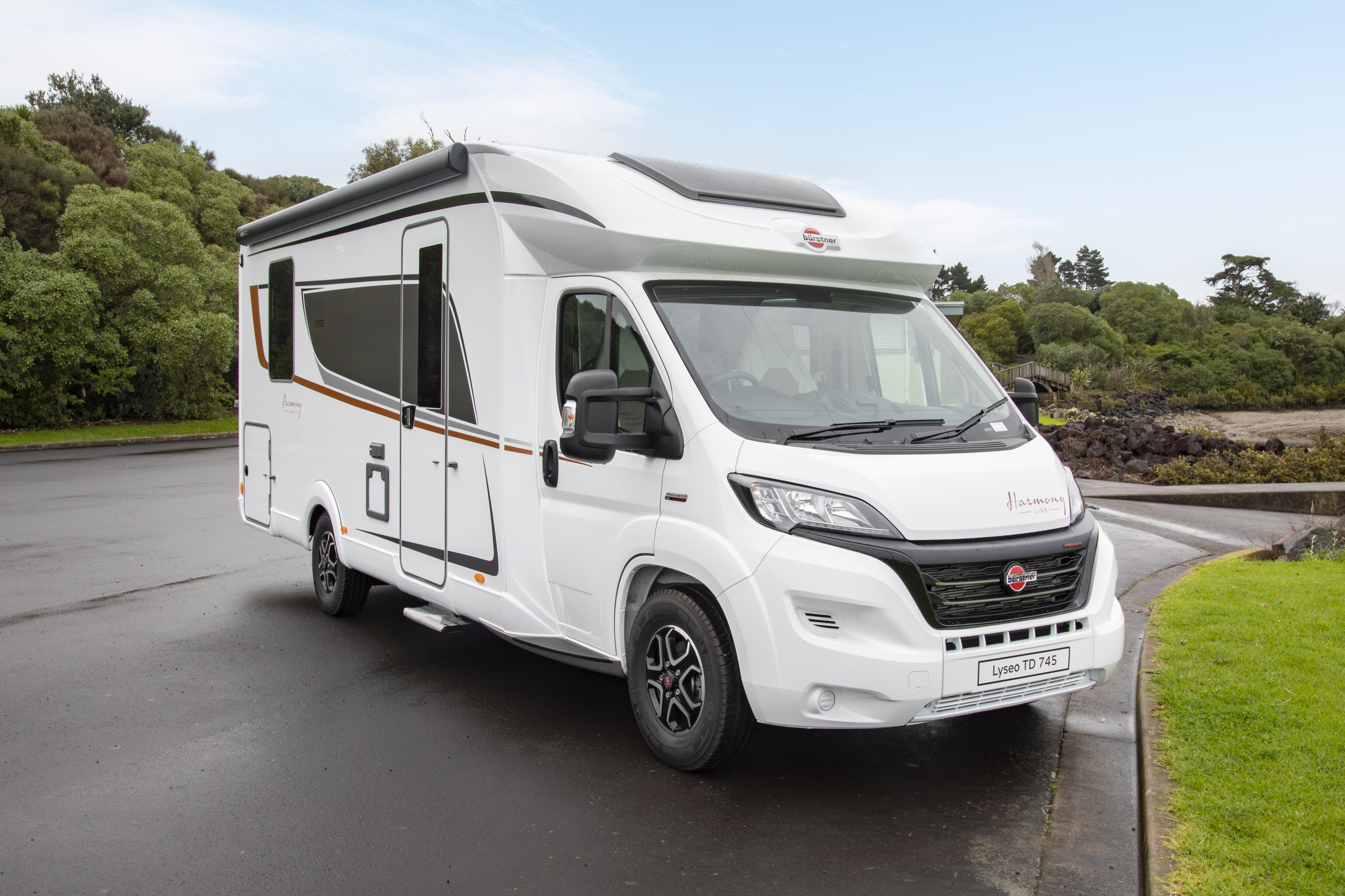 Wilderness 2022 Lyseo TD745 motorhome exterior side