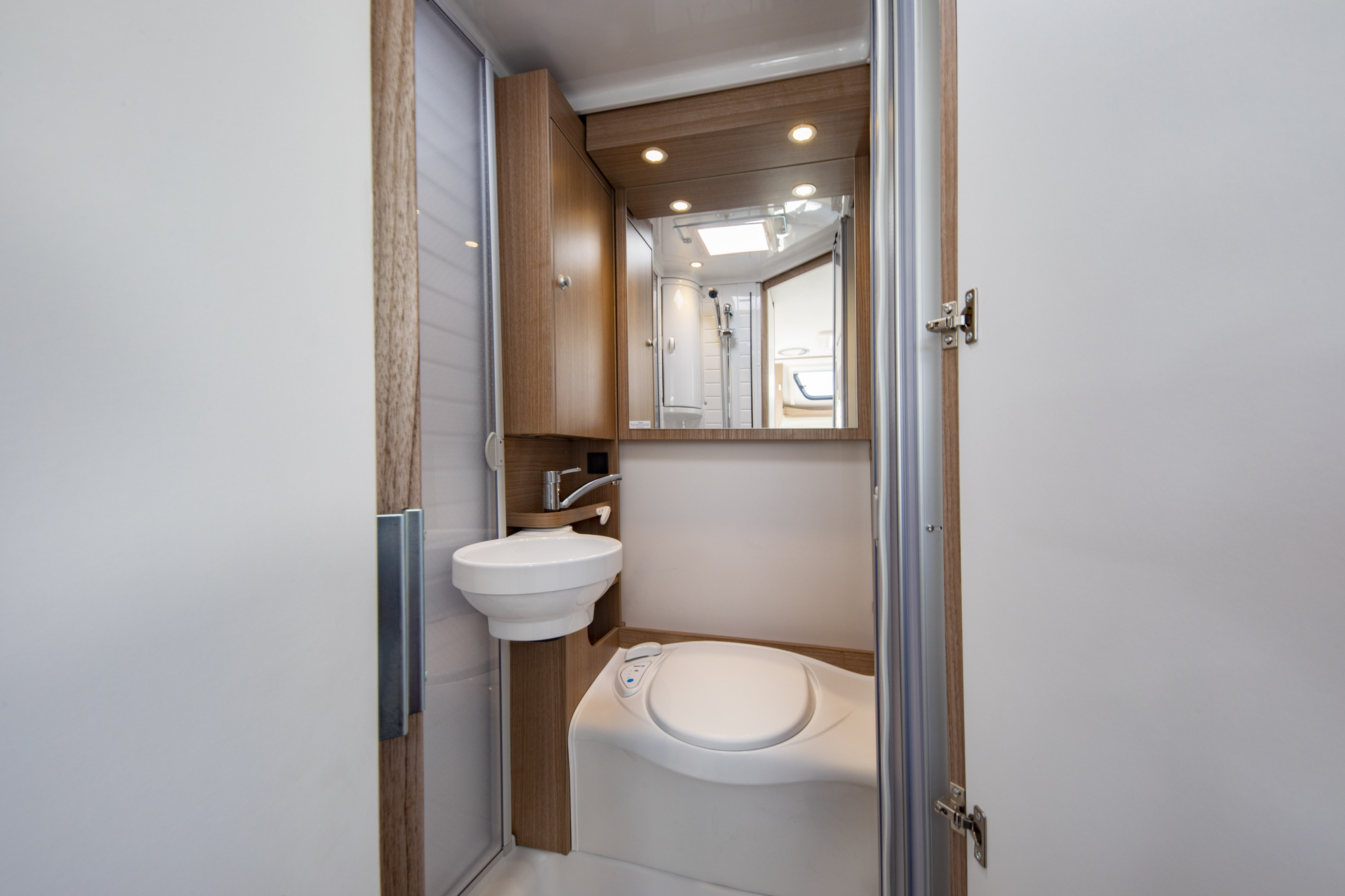 Wilderness 2022 Carado T135 motorhome interior bathroom