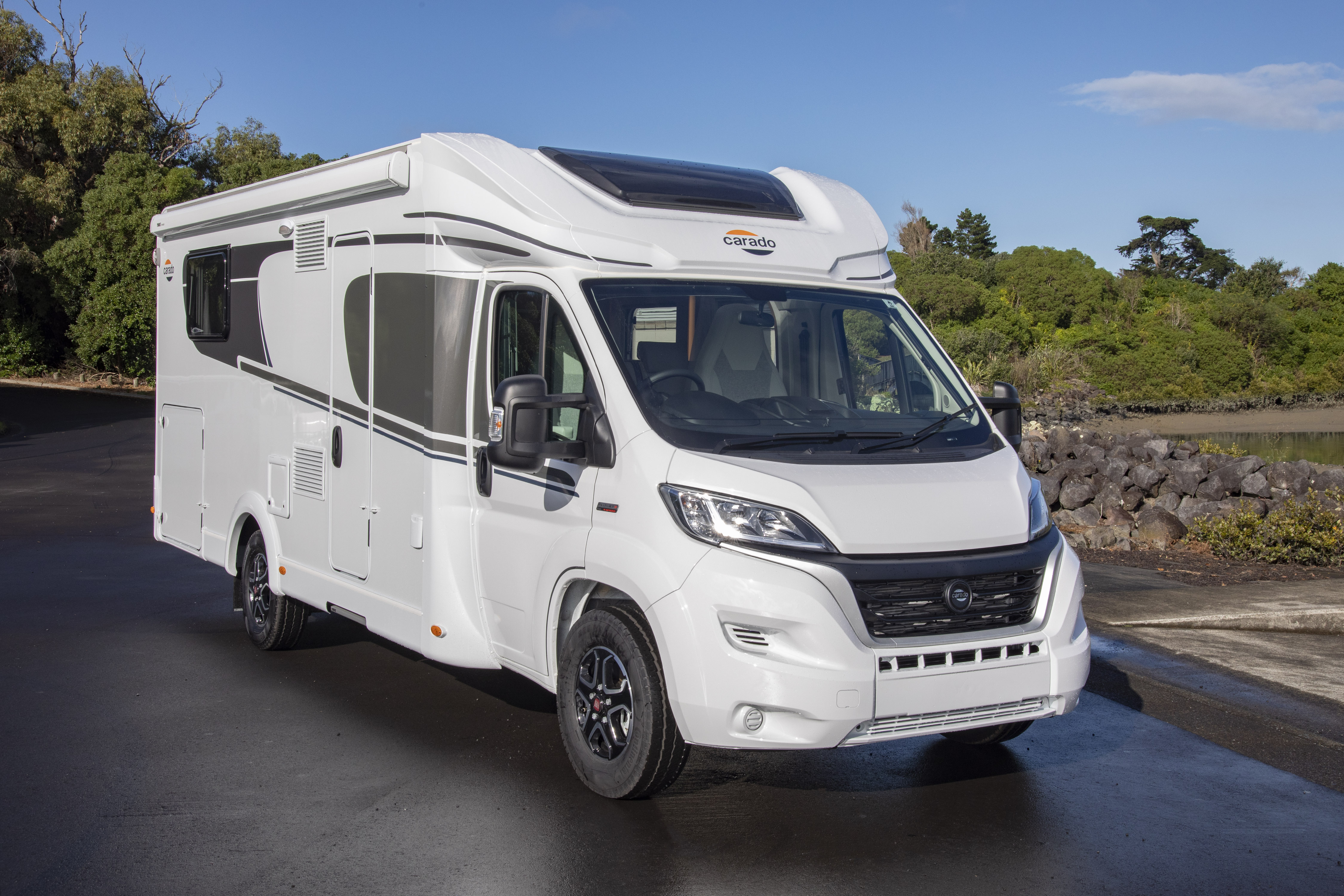 Wilderness 2022 Carado T449 motorhome exterior front side