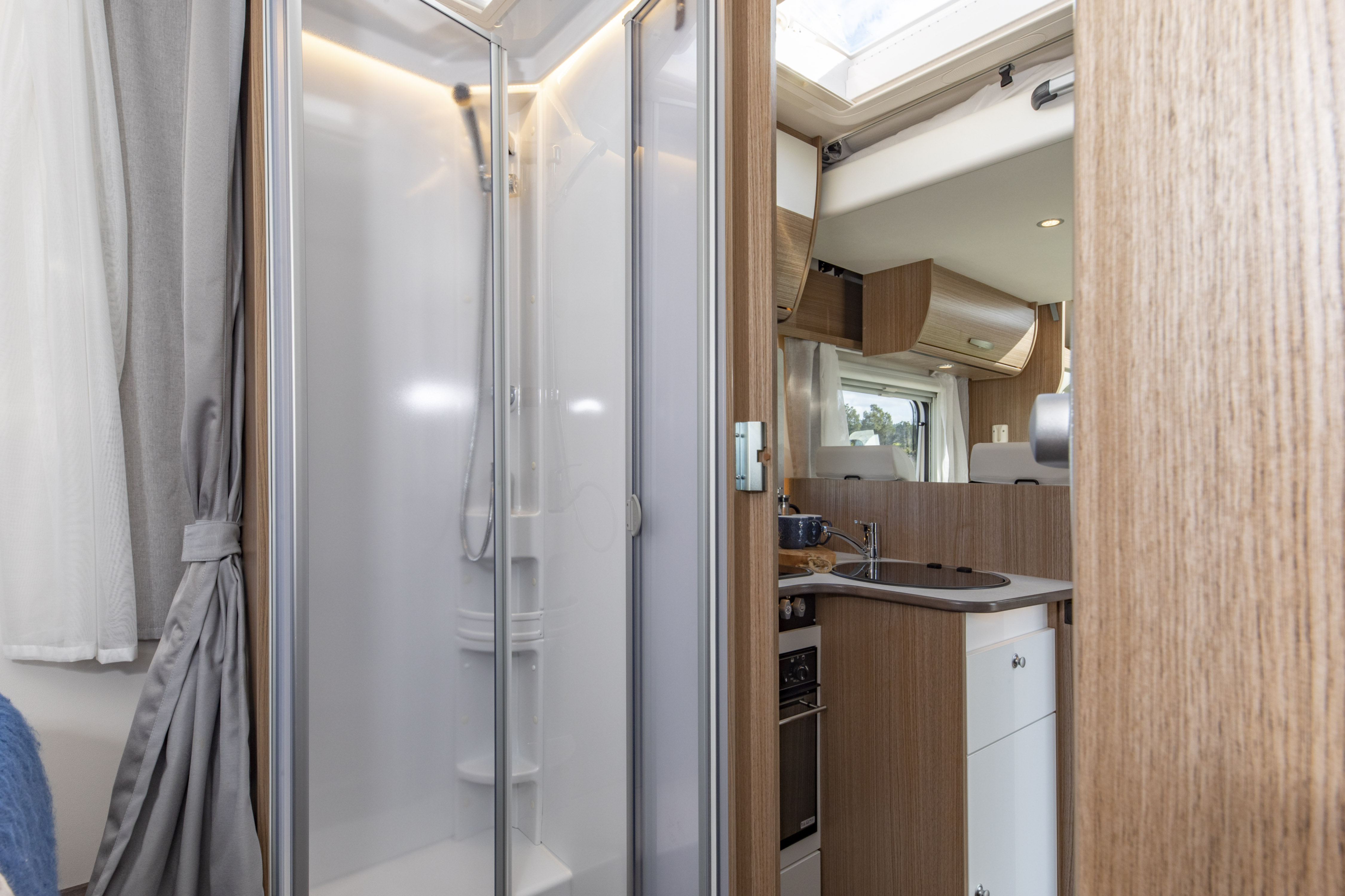 Wilderness 2022 Carado T449 motorhome interior shower