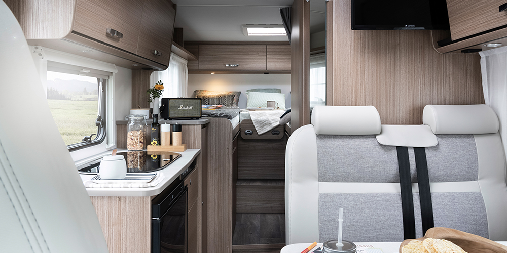 Carado V337 2020 interior kitchen and living