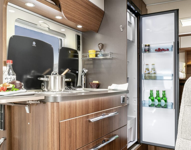 Wilderness 2022 Hymer ML-T-580 motorhome interior fridge kitchen