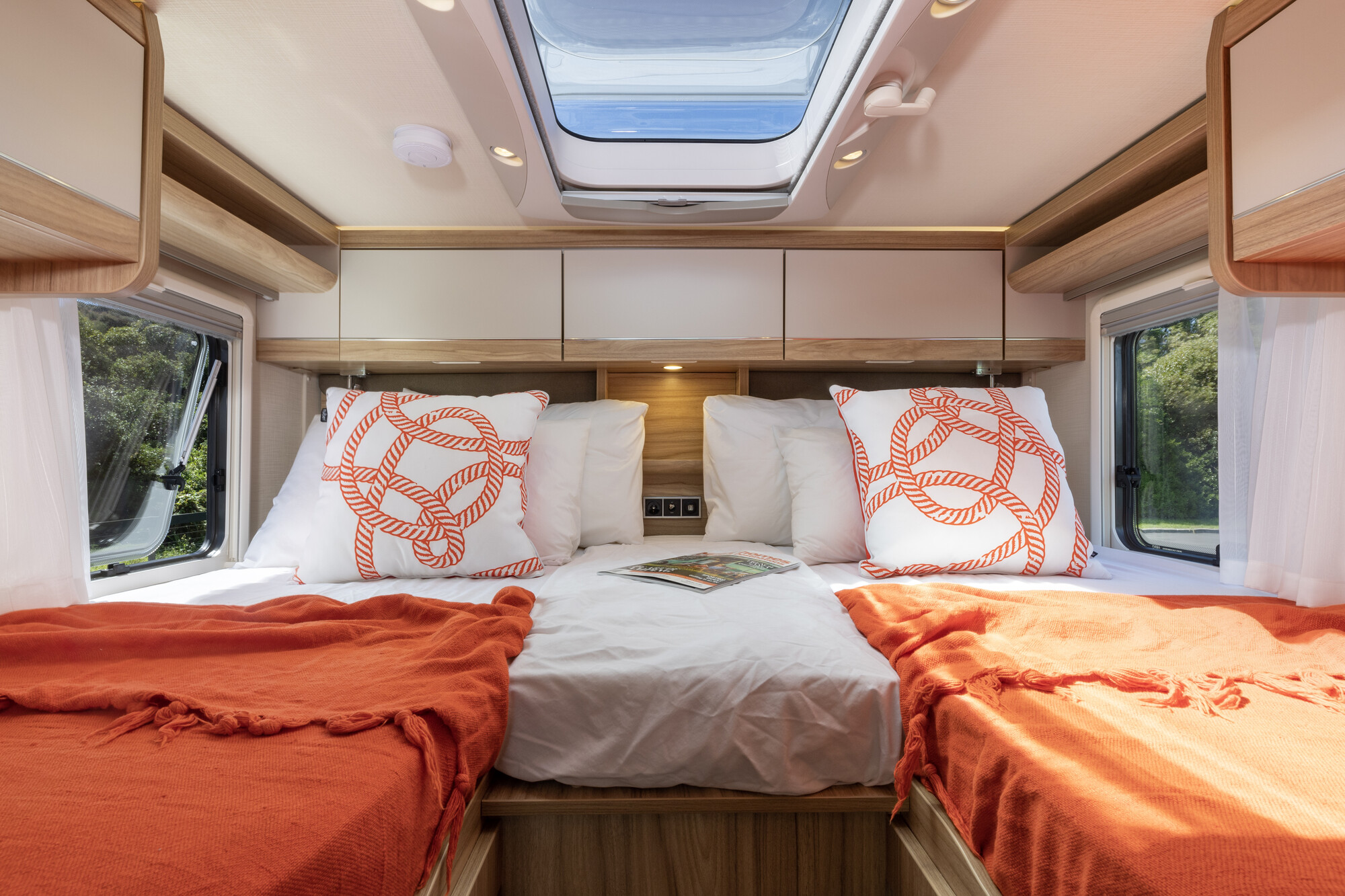 Wilderness 2023 Hymer ML-T-580 motorhome interior bedroom close up