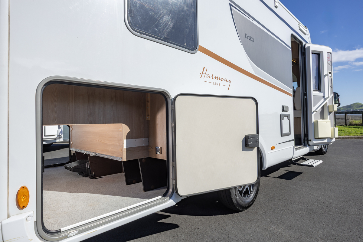 Wilderness Lyseo TD744 motorhome garage