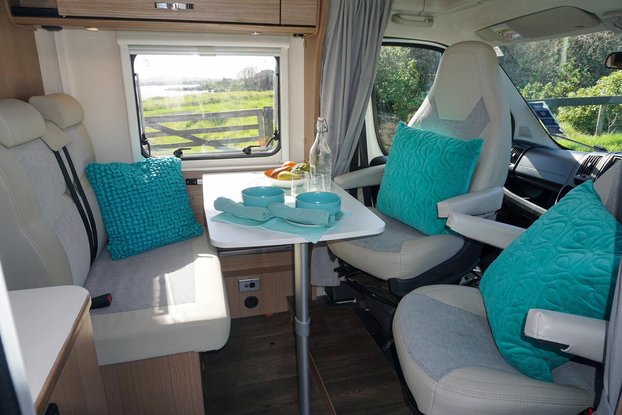 Carado V337 interior bench