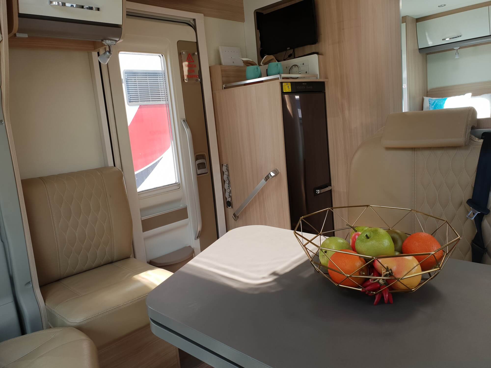 Wilderness 2018 Lyseo IT700 motorhome interior dining table