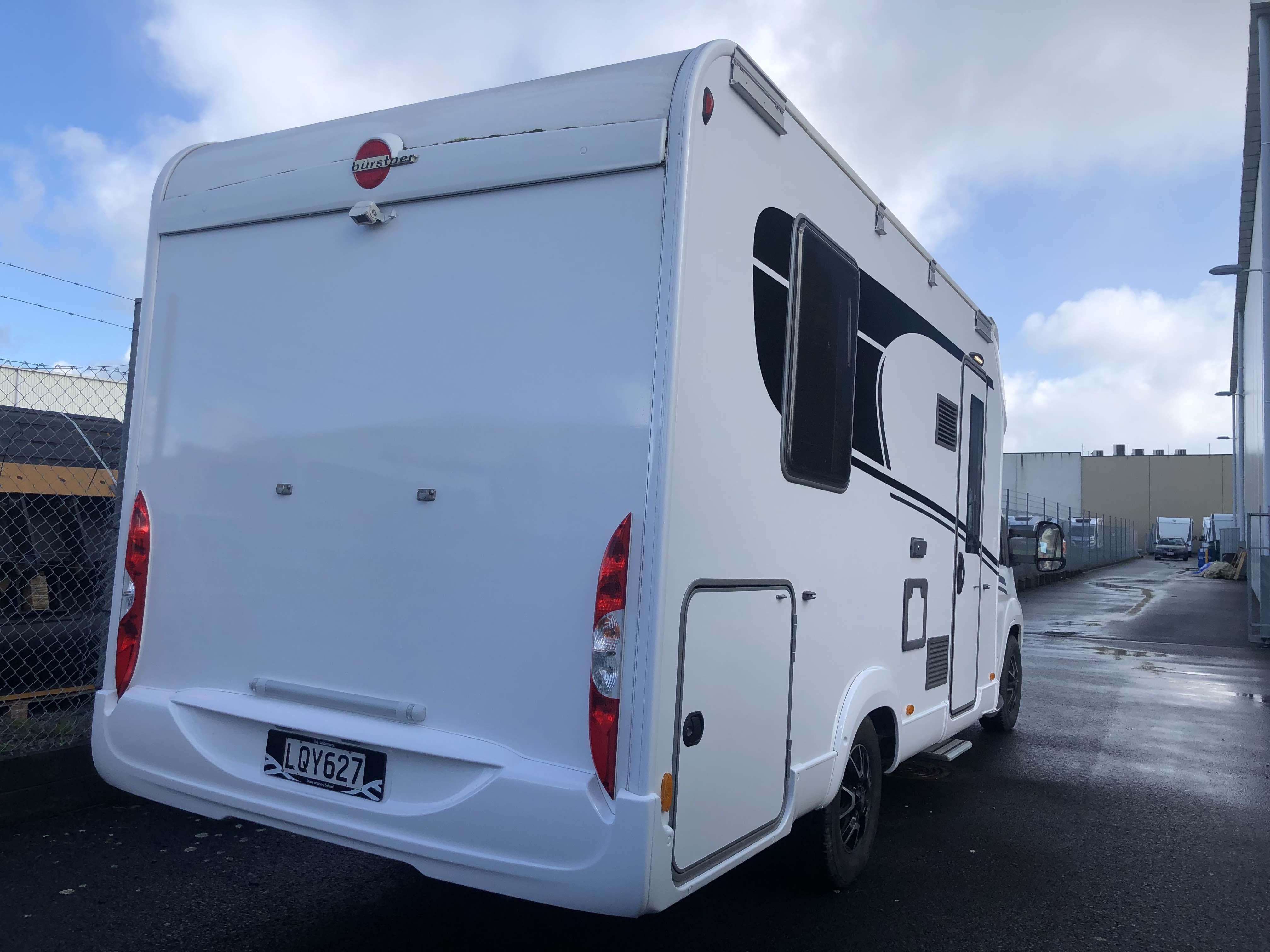 Wilderness 2018 Lyseo T700 motorhome back exterior