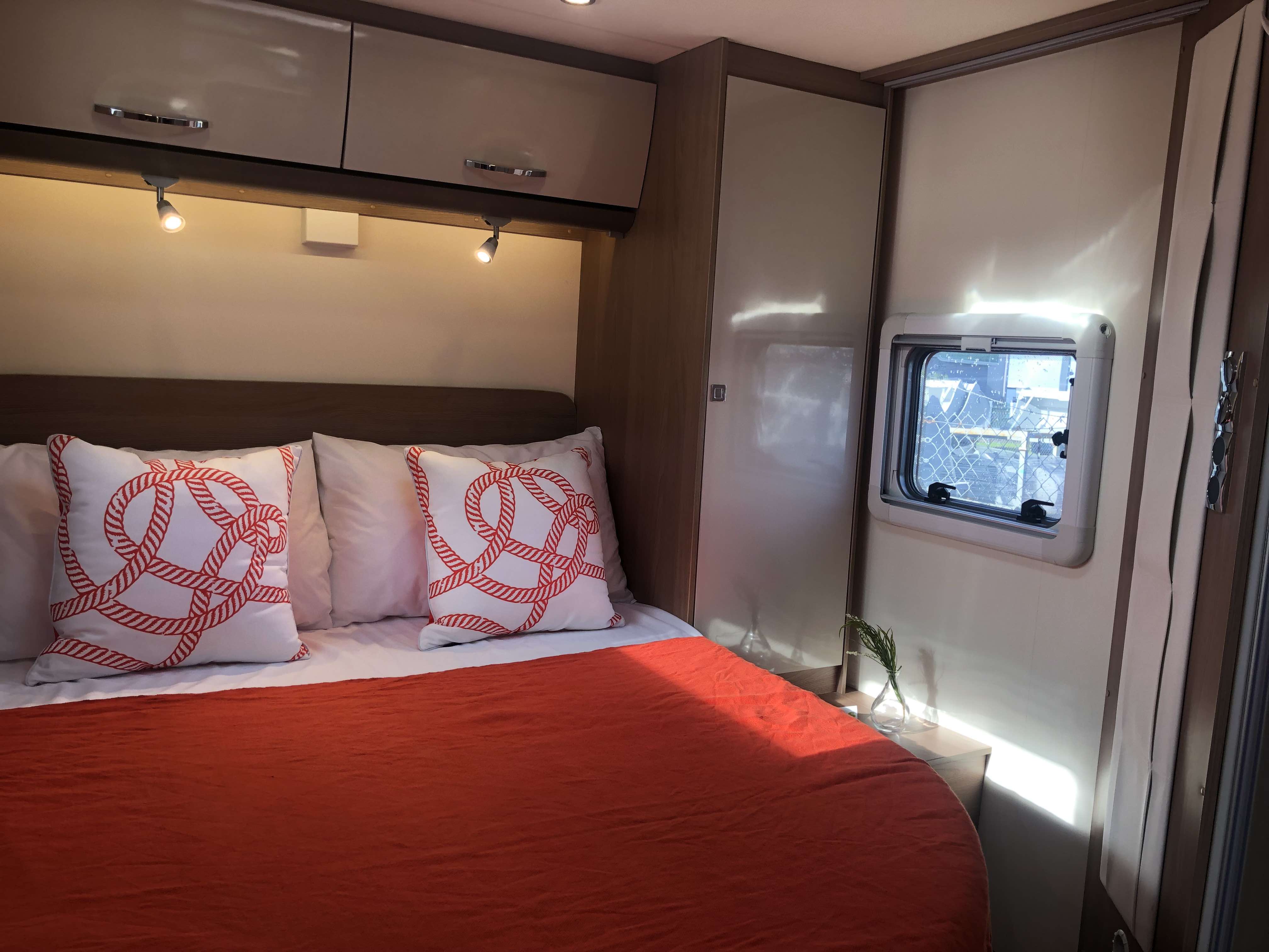 Wilderness 2018 Lyseo T700 motorhome interior bed