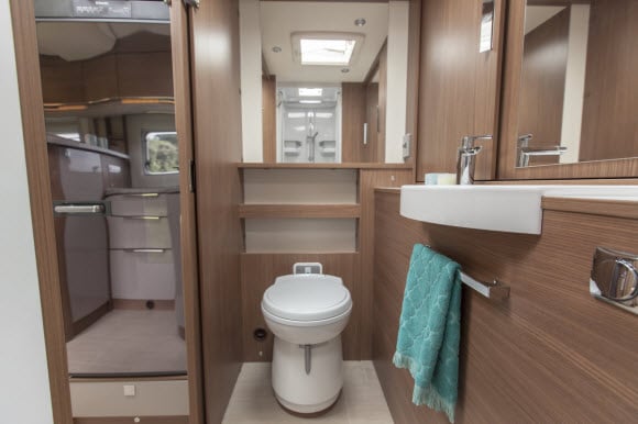 Bathroom of a Bürstner Ixeo IT680G motorhome