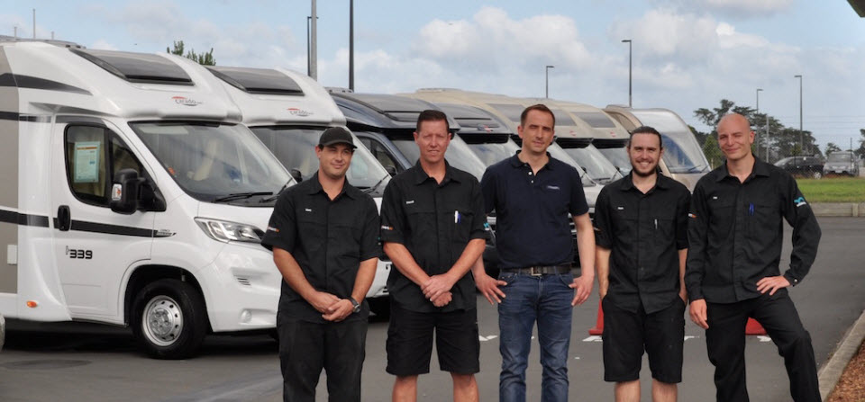 Hymer’s trainer and SmartRV Fleet team